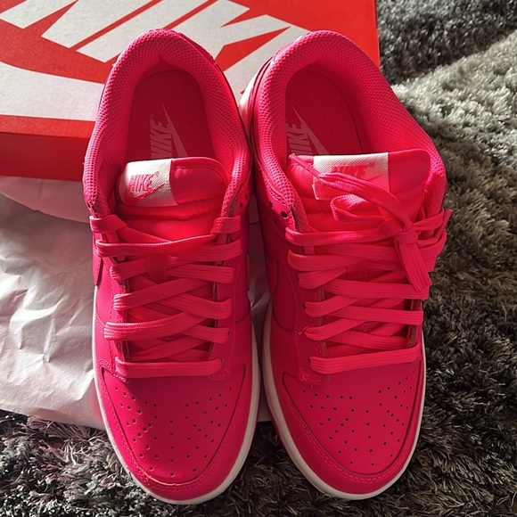 Pink Dunks 💕 - Picture 3 of 6